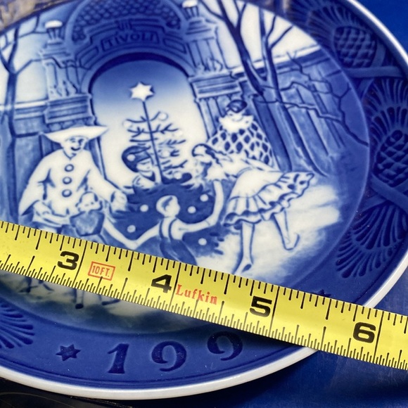 Royal Copenhagen Year Plate1990
Christmas In Tivoli No2349 limited edition - Picture 16 of 16